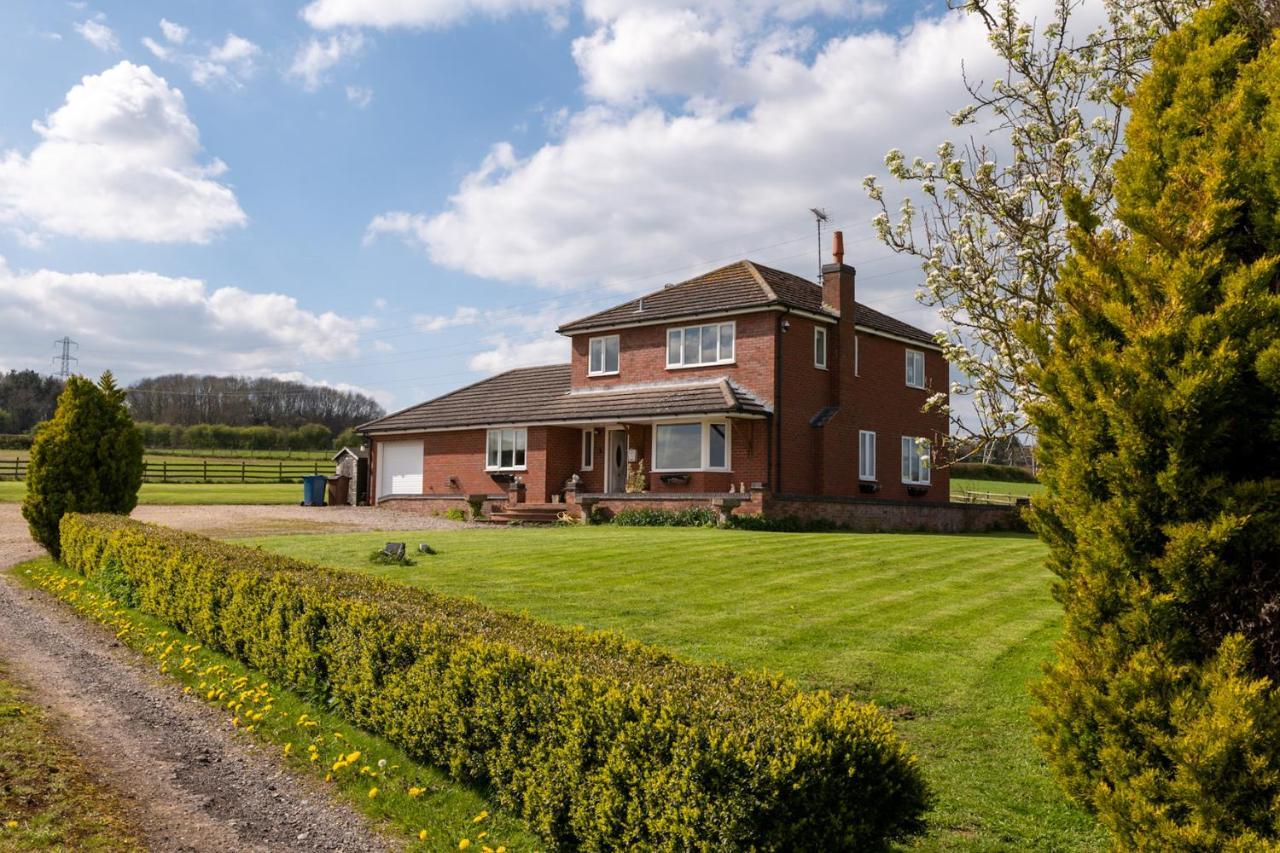Tixall Manor Farm Stafford Dış mekan fotoğraf