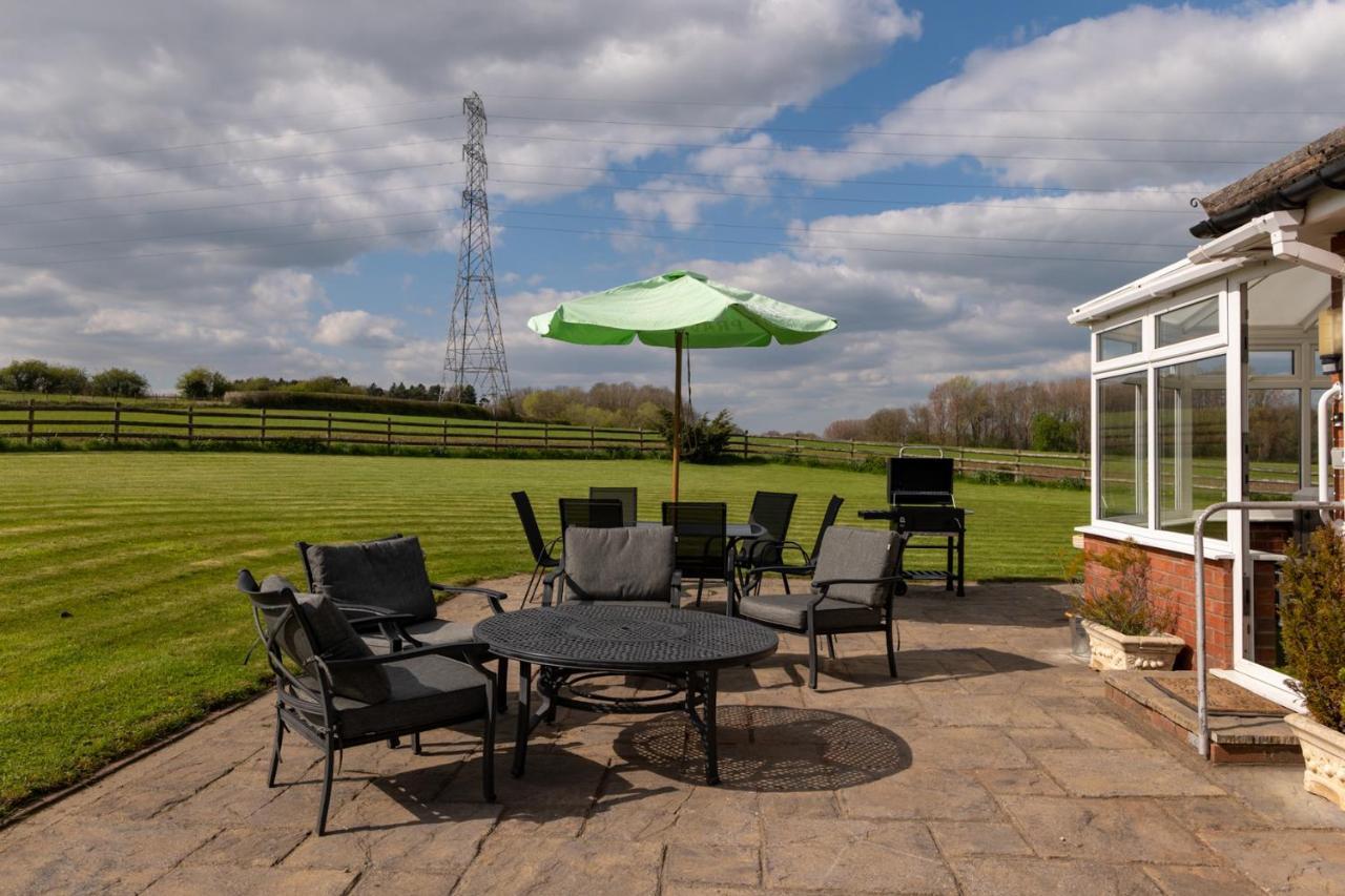 Tixall Manor Farm Stafford Dış mekan fotoğraf