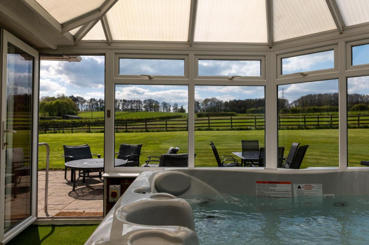 Tixall Manor Farm Stafford Dış mekan fotoğraf
